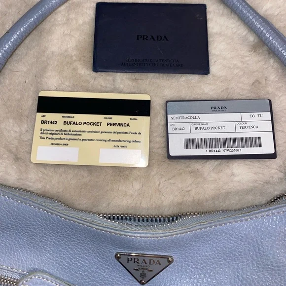 Authentic Prada bufalo pocket hobo - Picture 4 of 9